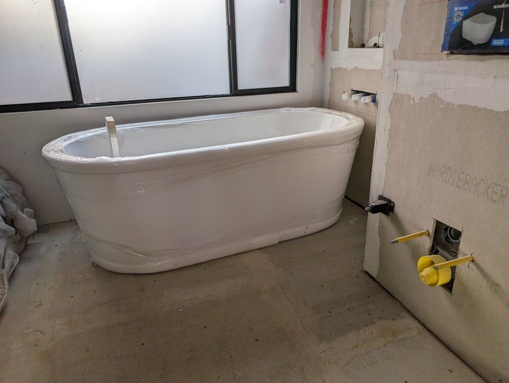 New bath Tub 66.38'' x 31.75'' Freestanding Soaking Acrylic Bathtub