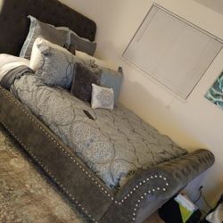 Gray Tufted Queen Size Bed Frame 