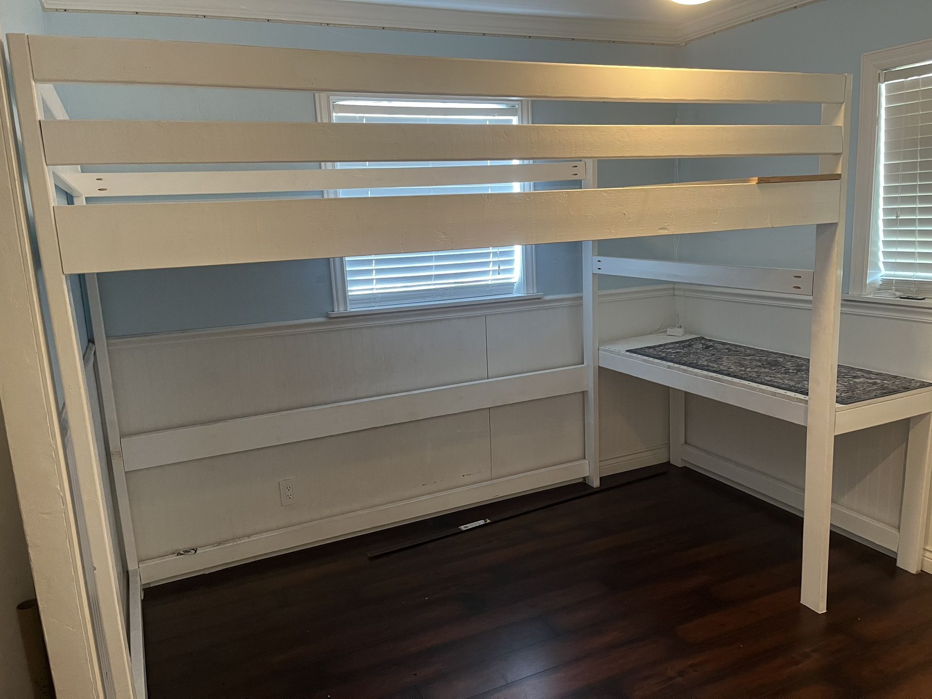 Custom Solid Wood Loft Bed | Dorm room loft | Kids Bunk bed