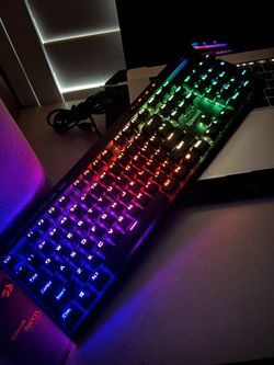Redragon K580 VATA RGB LED Backlit Mechanical Gaming Keyboard with Macro Keys & Dedicated Media Controls, Hot-Swappable Socket, Onboard Macro Recordin