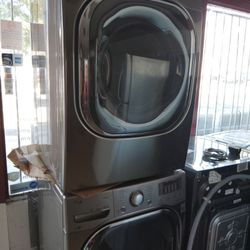 L.G. WASHER AND DRYER EVERYTHING GOOD 