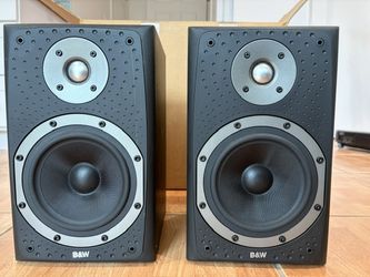 B&W DM303 Bookshelf Speakers