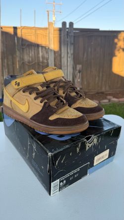 SB DUNK MID WHEAT SIZE 9.5
