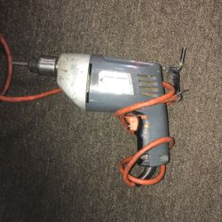 Drill Black  & Decker With Chuck 