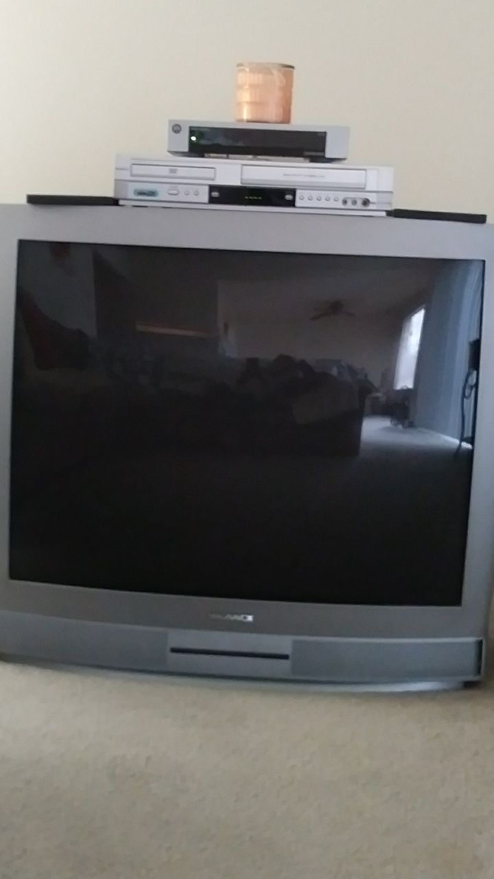 FREE 36 inch Magnavox Tv...Big box style