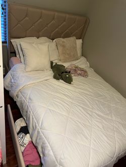 Full size bed
