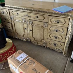 All Wood Dresser And 2 Night Stands 