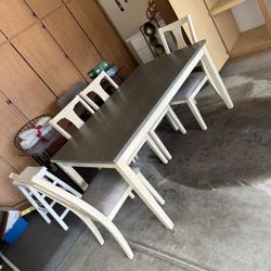 Table With 4 Chairs 