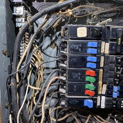 Se asen trabajos de electricidad aún bueno precio