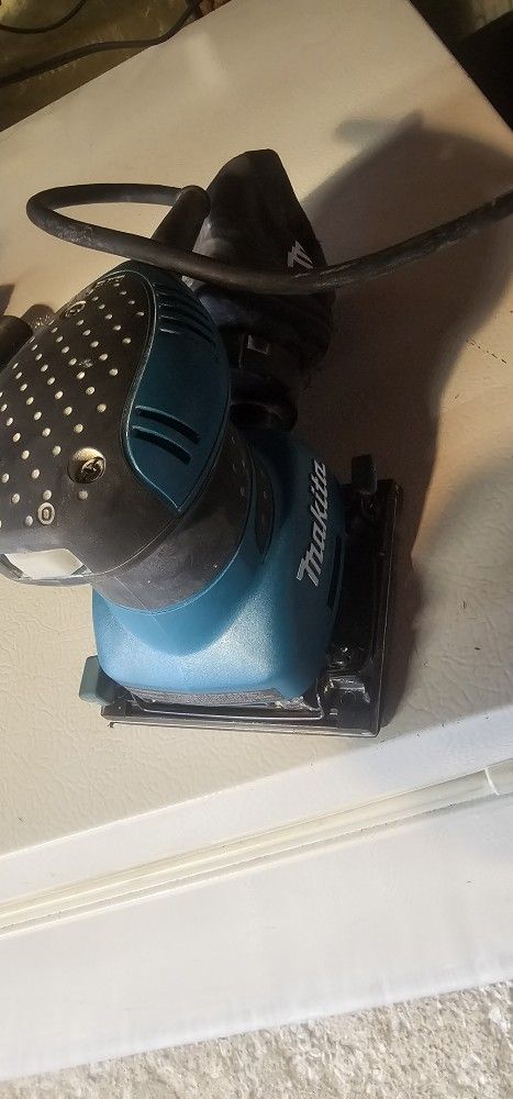 Makita Finishing Sander