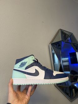 Jordan Mid