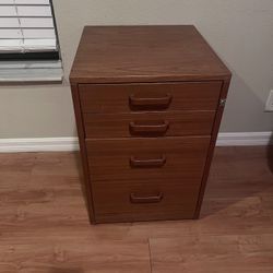 Rolling file cabinet