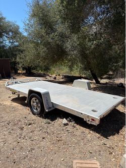 Aluminum flat bed trailer car hauler