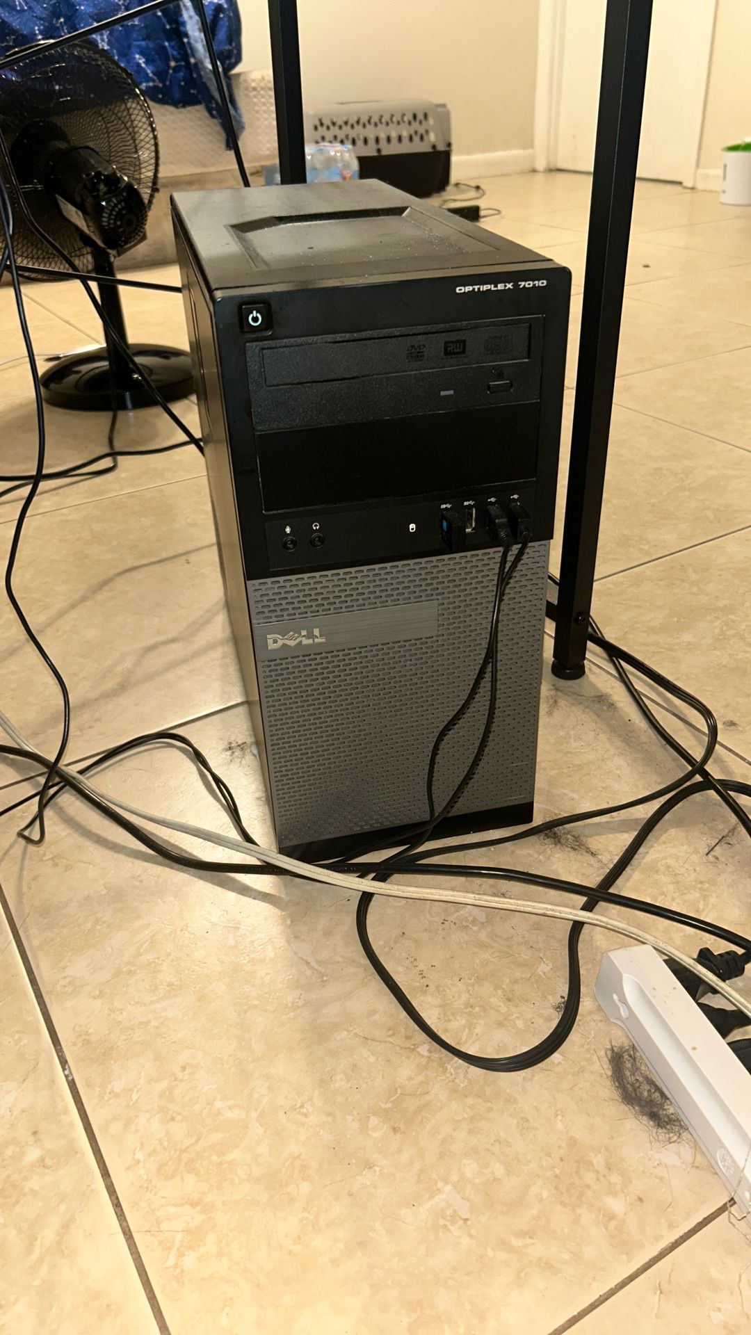 Complete Dell Desktop PC Bundle – OptiPlex 7010 (i5, 8GB RAM, 422GB HDD, Windows 10) + 2 Monitors, Keyboard & Mouse – Ready to Use