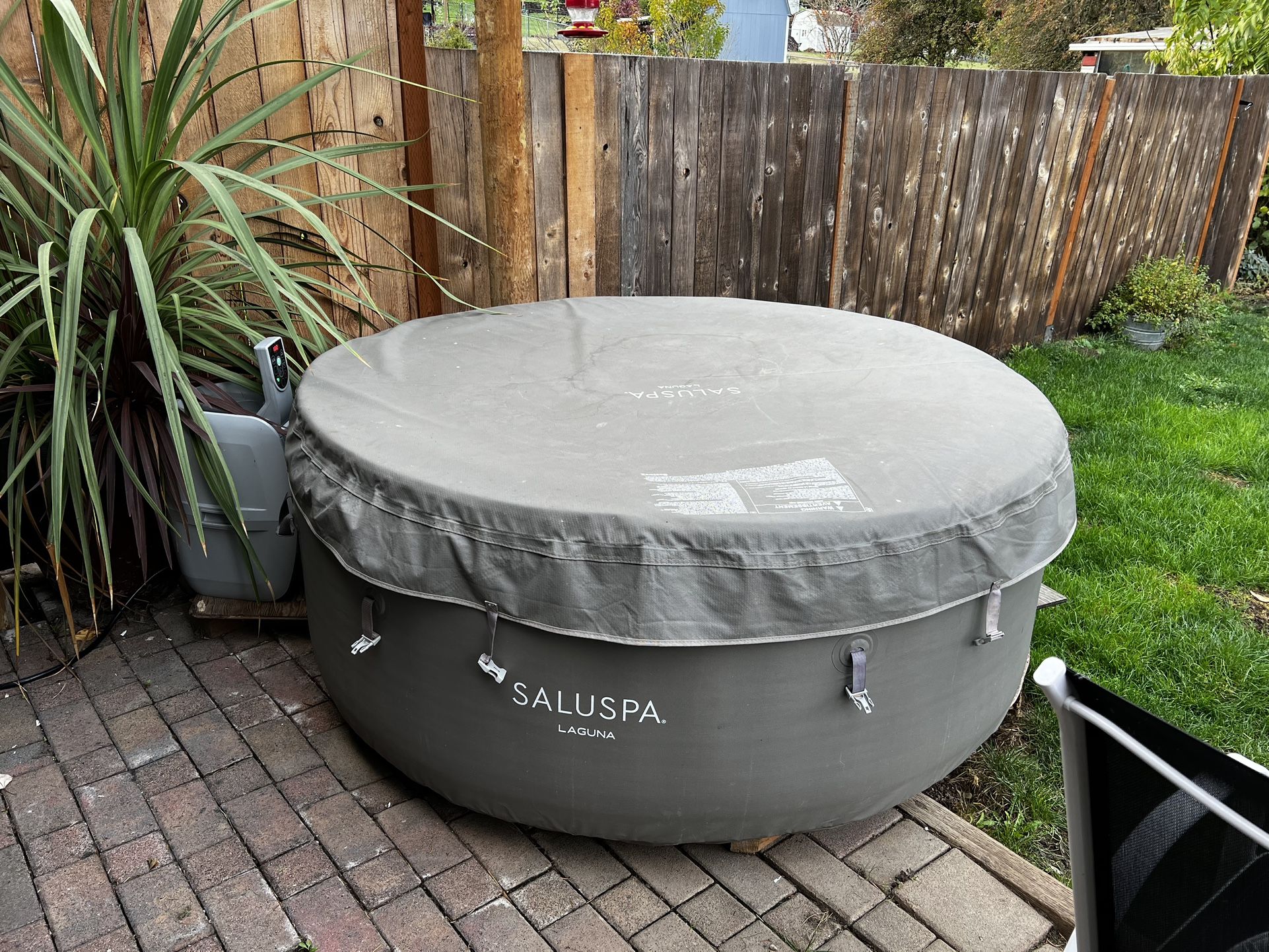 4 Person Inflatable Hot Tub