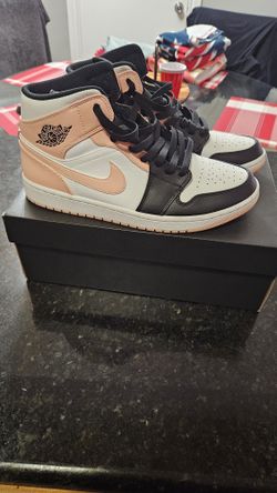 Jordan 1 Arctic Orange Black Toe. Size 10