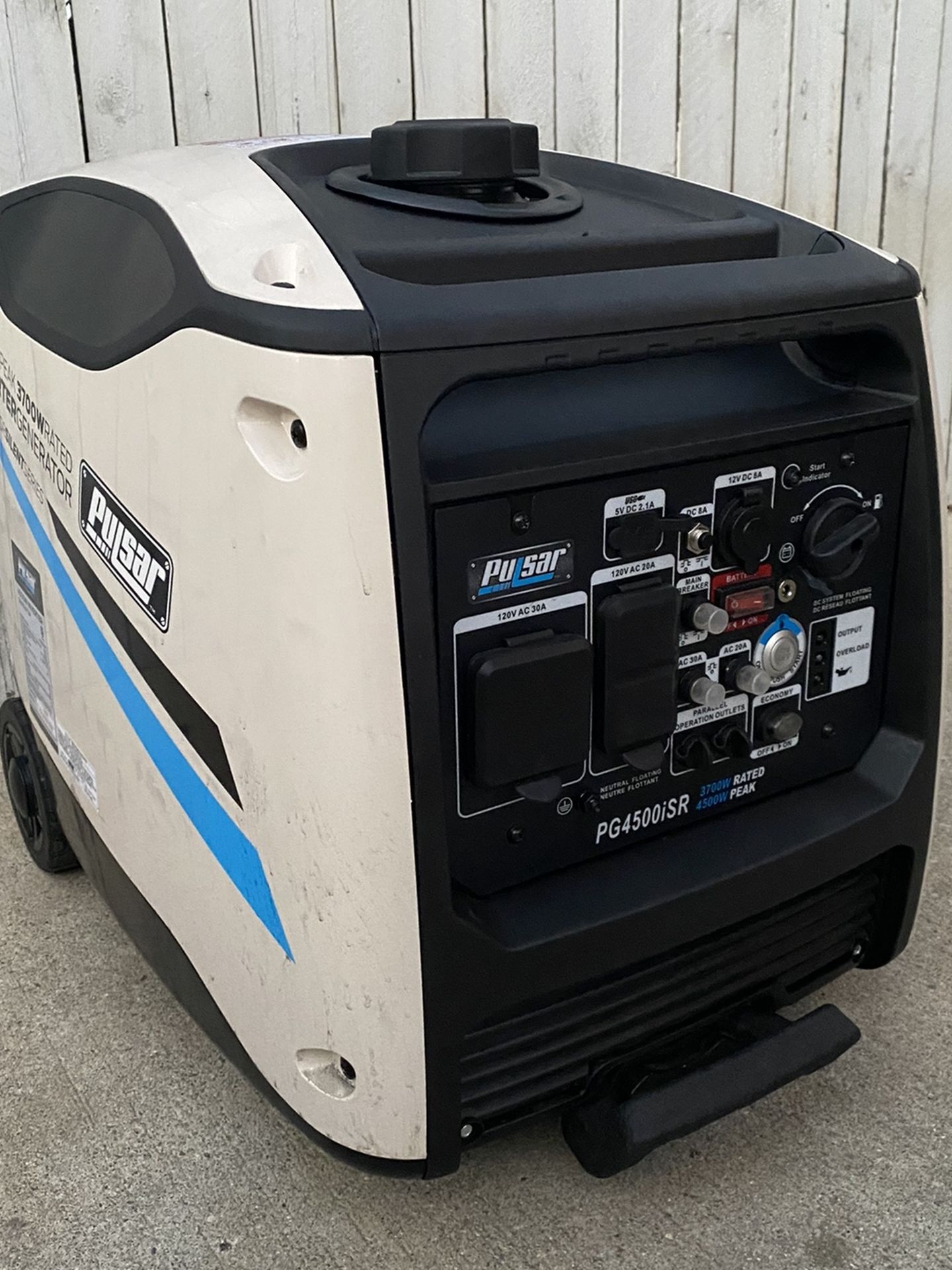 Pulsar 4500 Watt Ultra Quiet Inverter Generator. 650 for Sale in La