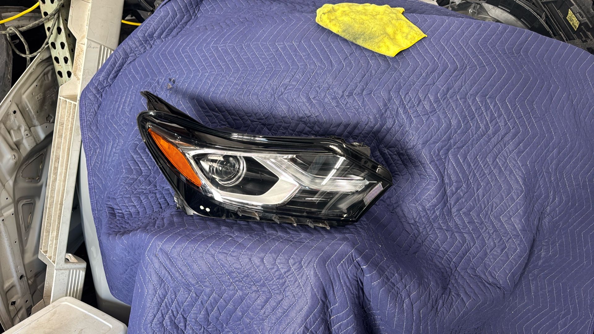 2019 2022 Chevy equinos, right Headlight,