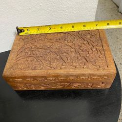 Cofre Muy Antiguo Madera Tallada 8 Plg