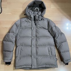 Aritzia The Super Puff cliMATTE - XS