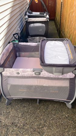 Graco Pack&Play,2 levels with exchange stage&diapers organise,easy Folding for moving,good for put down Matress for toddler sleep & Play.