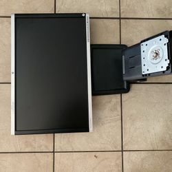 (1) HP Compaq LA2405x 24” Widescreen LED Monitor 