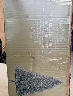Prelit Artificial Christmas tree