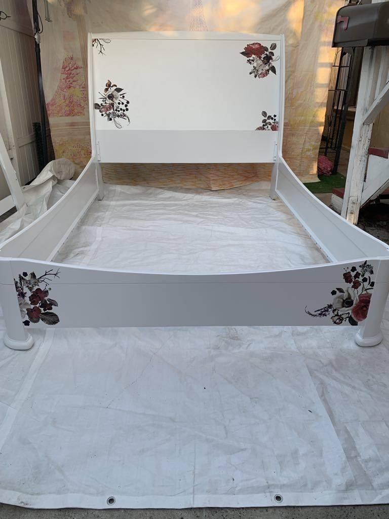 Tango boho style beautiful Queen Size Bedroom set, this set style is unique pieces has been refurbished looks like new a lot of work and effort!