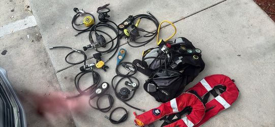 Scuba diving equipment