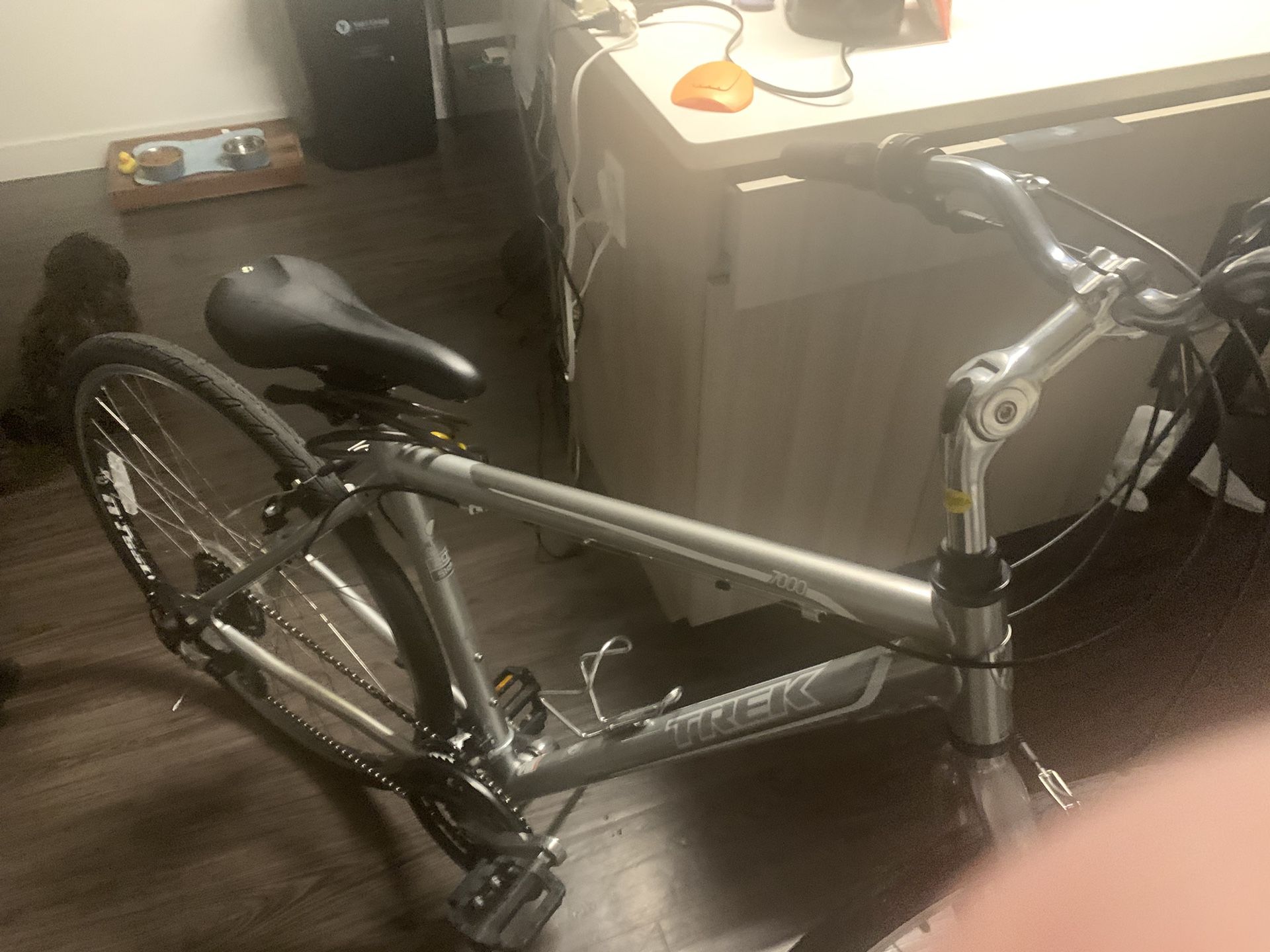 Trek 7000 Alpha aluminum 700c hybrid bicycle