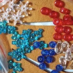 Plastic crafting bead's