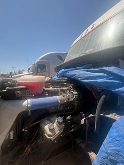 2020 Freightliner cascadia Engine