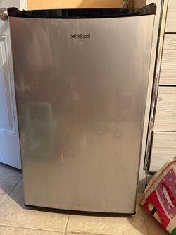 Whirlpool stainless steel 4.3 cu mini fridge