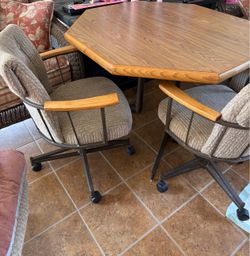 Table & 4 Rolling Chairs