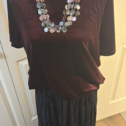 Shirt skirt necklace outfit