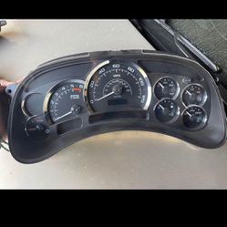 2006 Silverado Or Escalade Cluster 