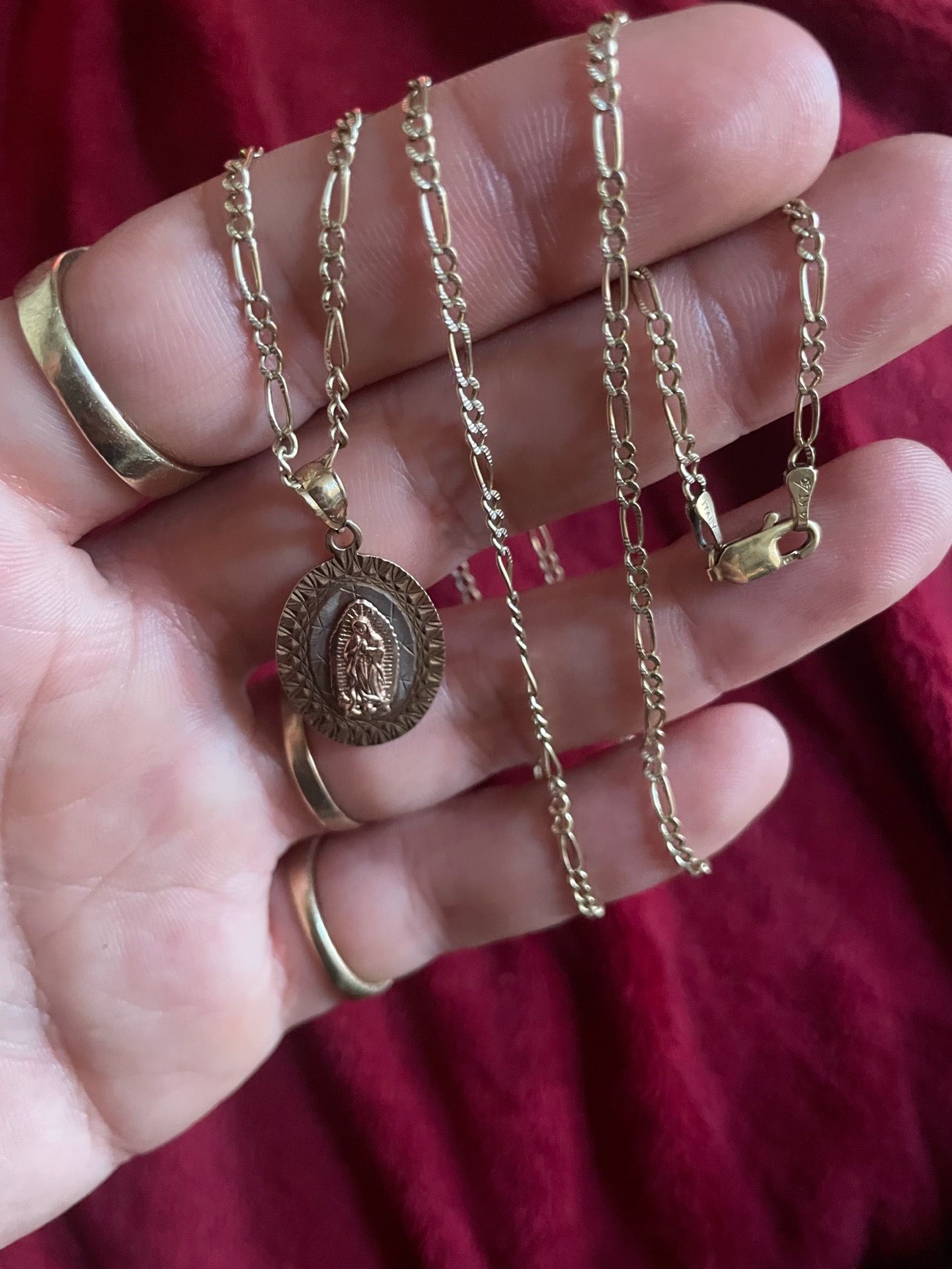 14k gold chain and pendant 7.5 grams
