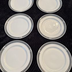 Set Of Six Vintage Hungary Alfoldi Porcelain 8 Inch Plates 
