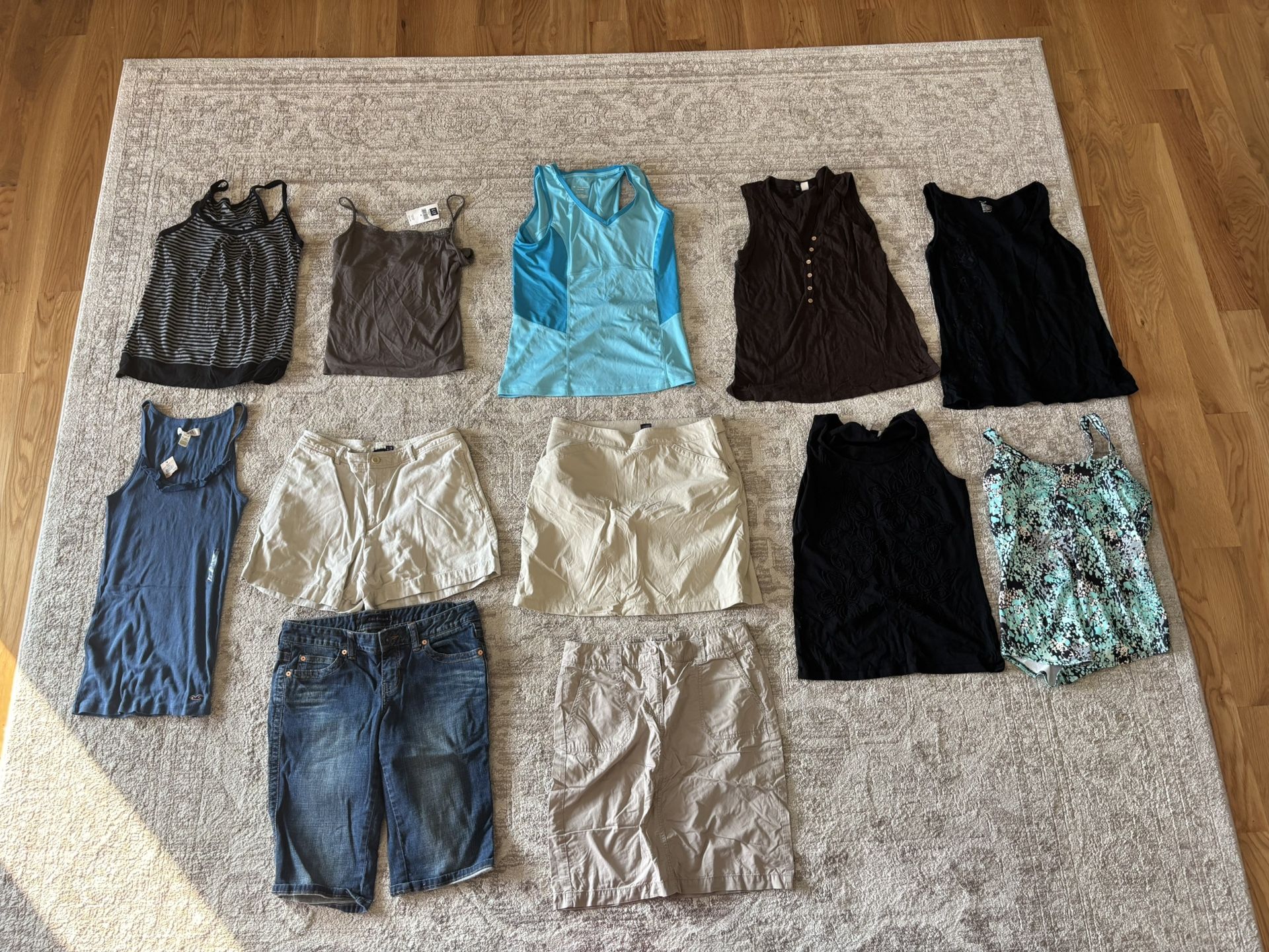 Name Brands Women’s Size Medium Summer Lot Of Clothes Some New With Tags All Excellent Condition