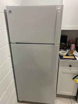 Refrigerator 28” wide