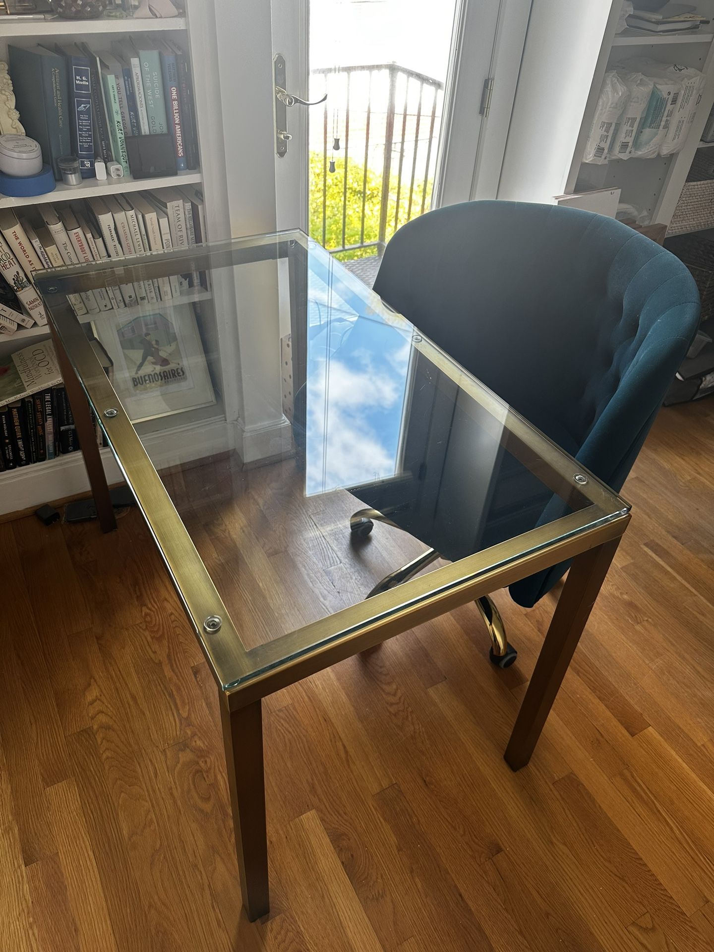 Glass table And Chair 