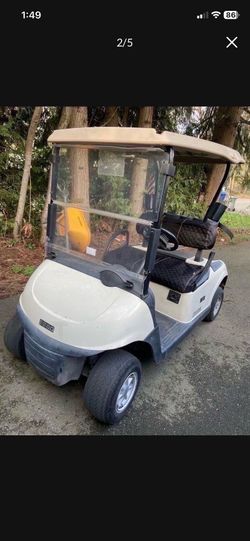 LOW PRICE MOVING- 2018 ELECTRIC GOLF CART