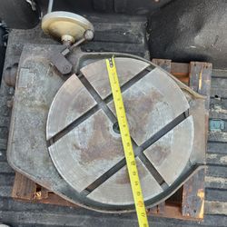 Rotary table for milling