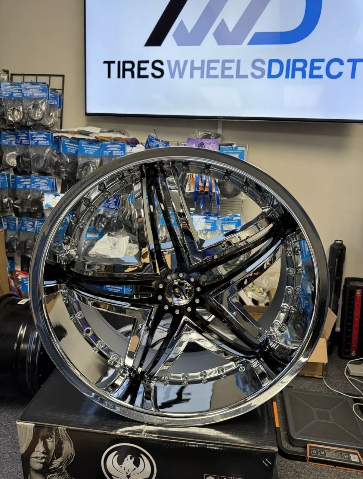 (4) 20" Gianna Diablo Wheels Blitz Chrome with Black Inserts 20x9.5 6x135 Ford