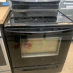 Kenmore  Used Electric Stove In Black Working Perfectly 4 Months Warranty 