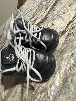 Baby jordans 2C