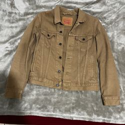 Tan levi’s jean jacket