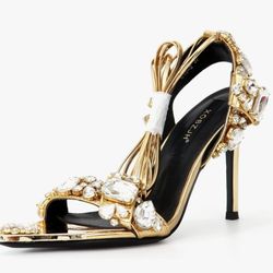 Strappy Pointed open toe