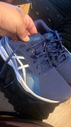 Girl shoes size 7 Osasics