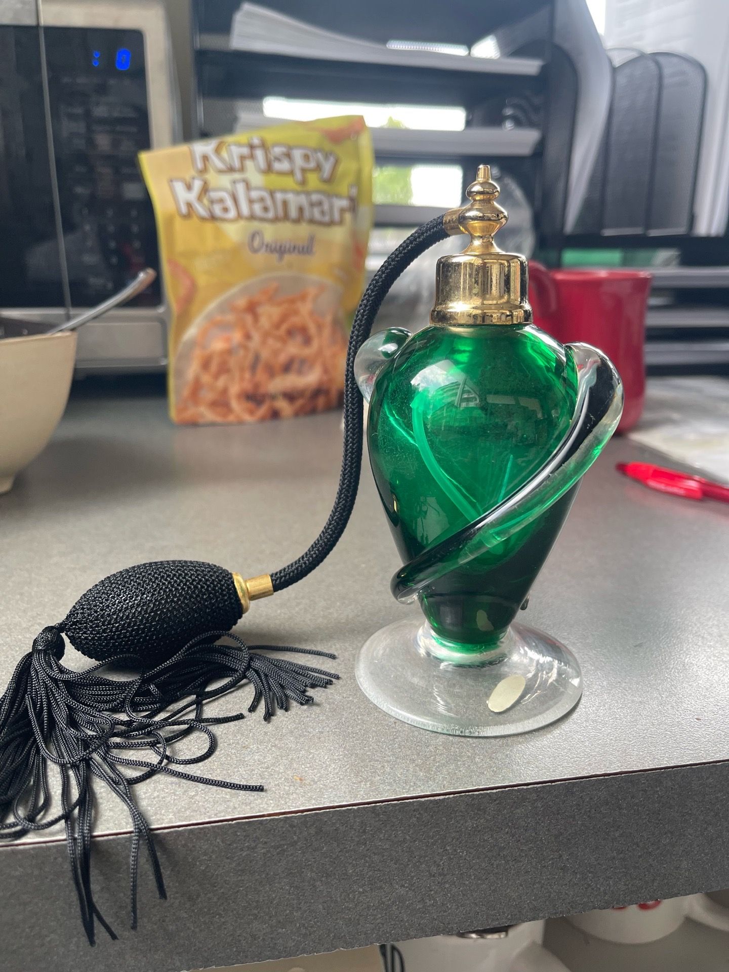Elegant Vintage-Style Green Glass Perfume Atomizer